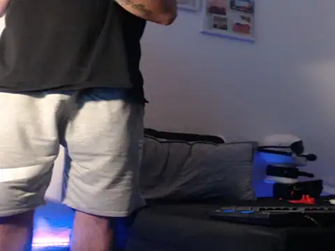 CherryH0ttie online show from March 12, 3:58 am