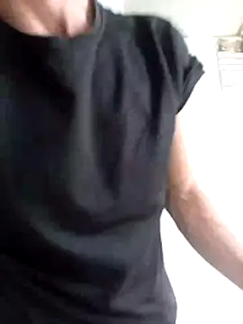 torvyHot online show from April 10, 7:32 pm