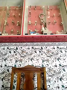 studio-my online show from February 8, 6:08 am