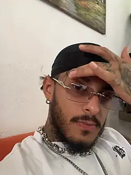 liyamjunior online show from February 20, 5:04 pm