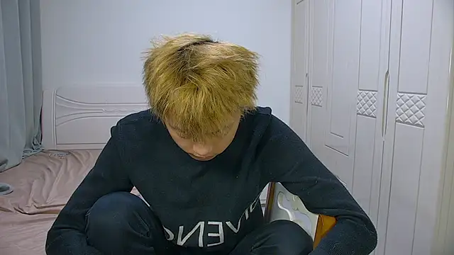 Chocolates-001 online show from February 23, 11:23 am