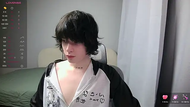 LeonBoykisser online show from February 12, 1:28 pm