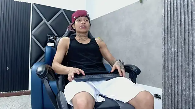 Dogan Renzo0 online show from February 5, 7:54 pm