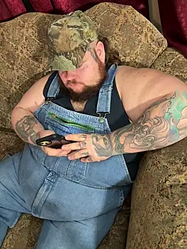 HunnieBear online show from March 12, 6:43 am