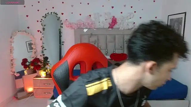 Caius fox online show from April 5, 11:29 am