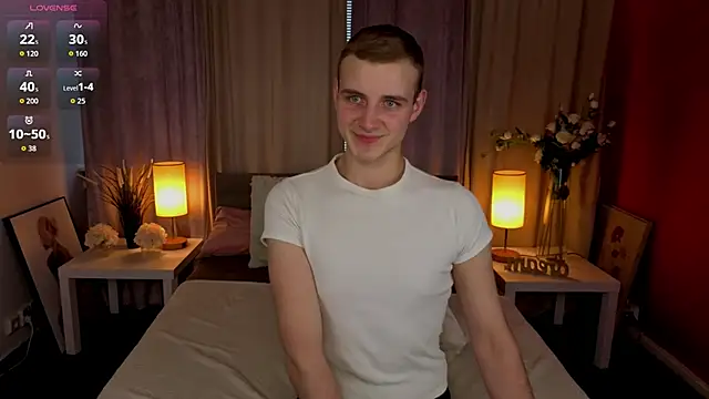 HereAlexColee online show from February 21, 2:29 pm