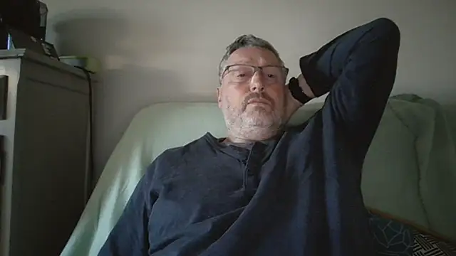 doudou310 online show from April 7, 5:29 am