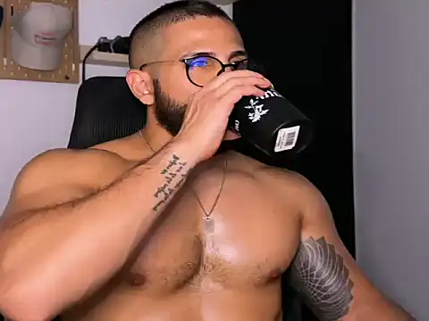 SamDornan51 online show from March 7, 1:36 am