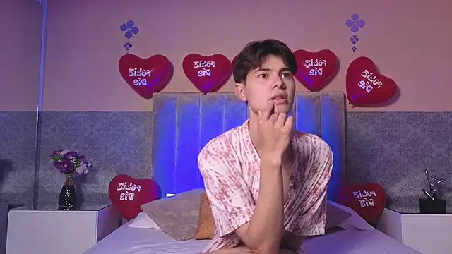 Derek Sinn online show from February 16, 7:45 pm