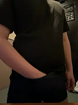 yuuuuusuke00 online show from February 5, 3:24 am