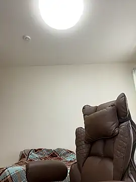 K0U-123 online show from March 13, 1:57 am