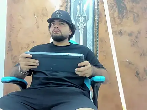 Chris Evans22 online show from March 1, 7:46 pm