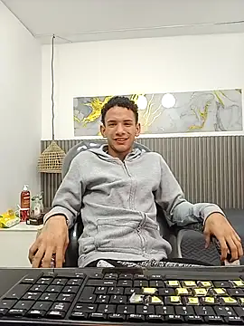 JDWhite18 online show from February 14, 4:18 am