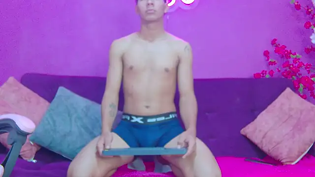 Noah Greenhartt online show from February 17, 8:41 pm