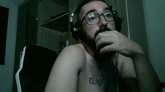 Redlovecouple online show from February 7, 8:25 pm