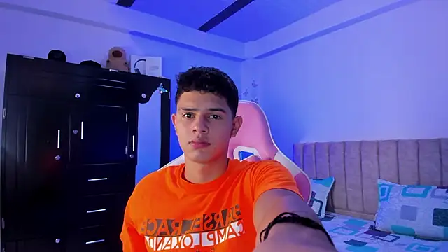 Adrian Prime  online show from March 5, 7:21 pm