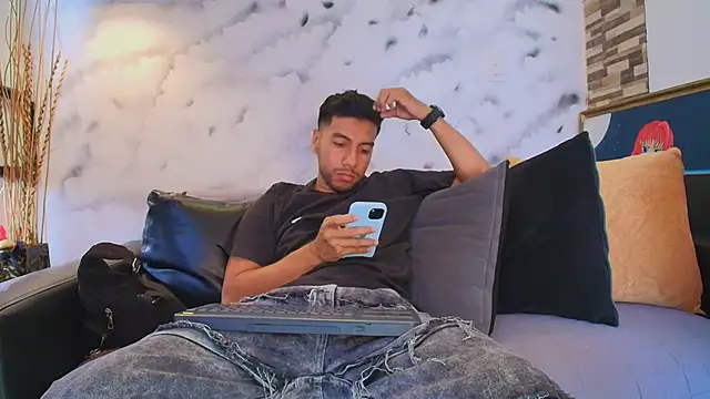 Max Hornye online show from March 27, 6:53 pm