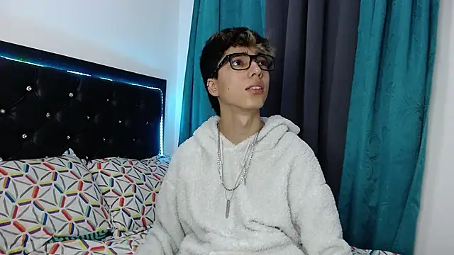 gabriel x18 online show from February 26, 5:09 am