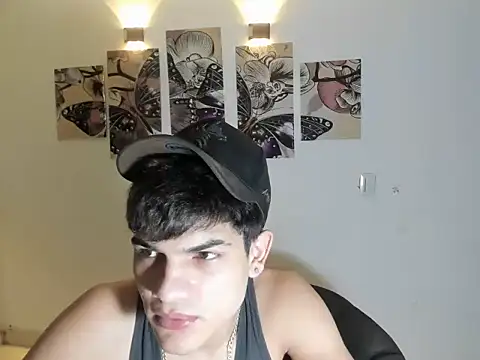 Jesshot bigcock20cm online show from February 15, 4:51 am