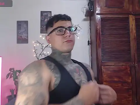 maxstrom111 online show from March 17, 1:24 pm