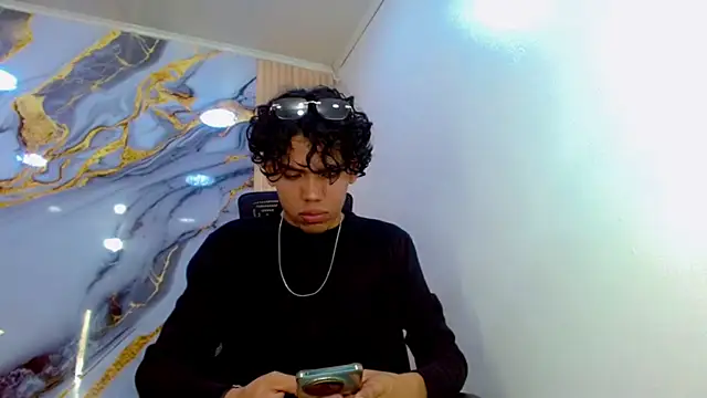 DaviidBuckx  online show from March 27, 2:27 am