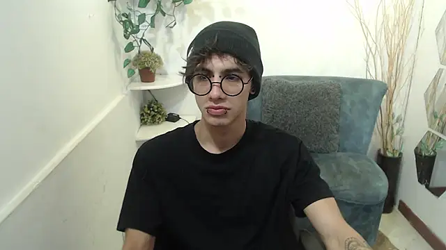 AaronBeer  online show from February 26, 11:55 am