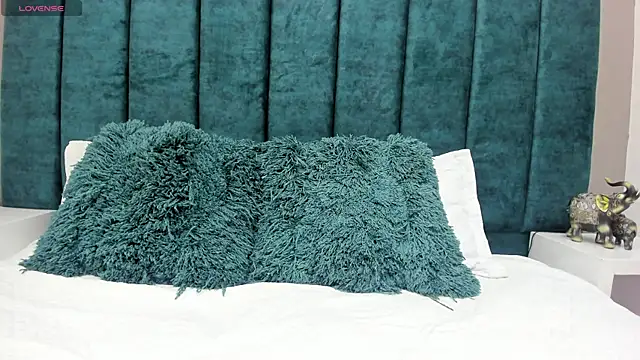 Morales Miles1 online show from April 11, 7:56 am