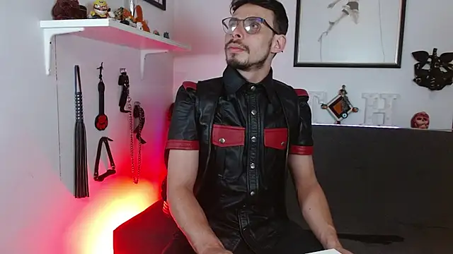 Thom sam  online show from March 6, 11:24 pm