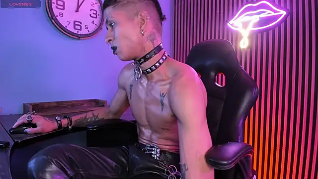 Maximoking26 online show from February 25, 6:58 am