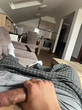 idhemo online show from April 20, 12:30 pm