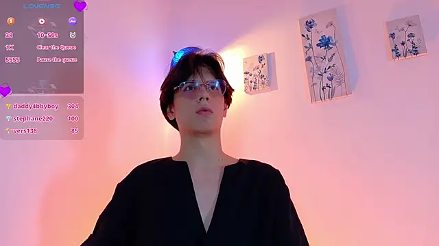 lui x dust online show from March 27, 8:26 am