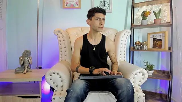 mau checkik  online show from February 23, 1:35 pm