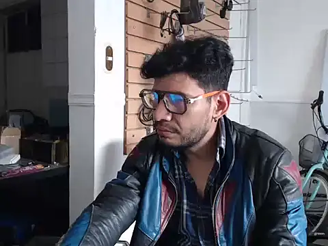 boyp3netrat0r online show from March 18, 3:15 pm