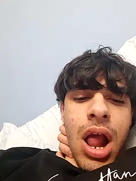 ilcazzone32 online show from March 5, 9:33 pm