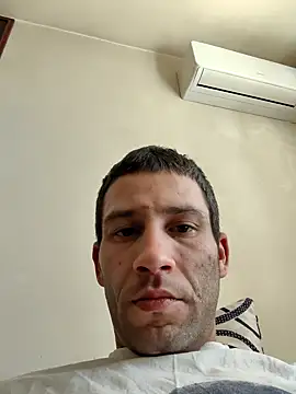 Snapshot of BreezedAirplane chatting on November 1, 10:41 am BreezedAirplane online show from November 1, 10:41 am