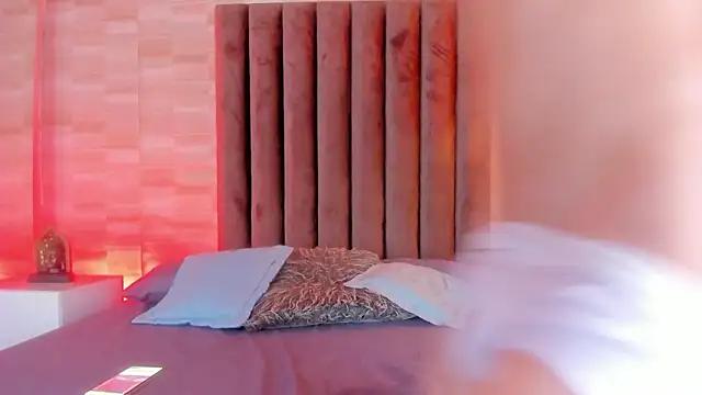 Isaac Grey online show from March 19, 8:56 pm