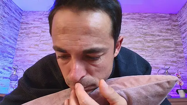 Adams Sanz online show from April 16, 9:26 pm