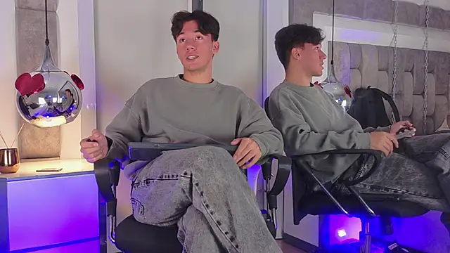 Austin Reedss online show from April 1, 12:51 pm