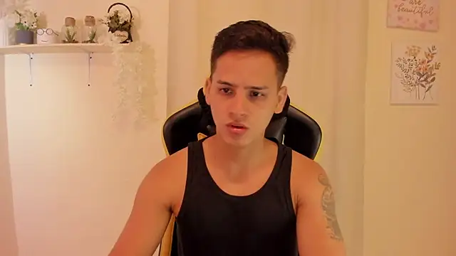 sexy andres01 online show from April 13, 3:01 pm