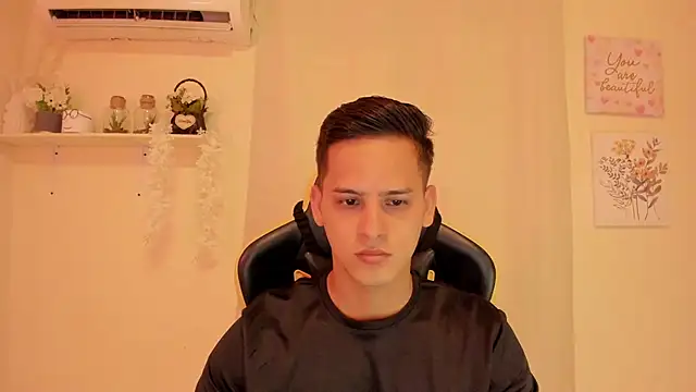 sexy andres01 online show from April 11, 2:42 pm