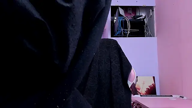 DanteLuxx online show from April 16, 3:50 am