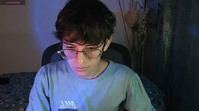 noah millerx online show from March 4, 3:46 am