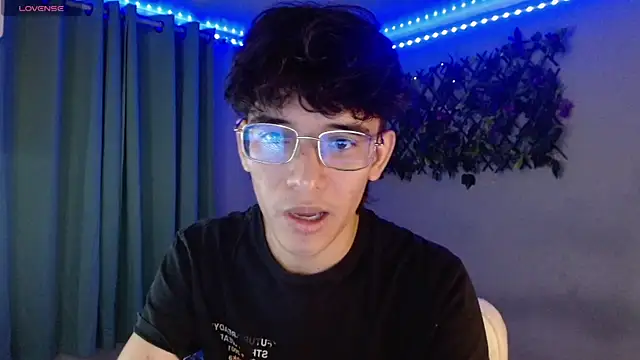 noah millerx online show from April 18, 4:25 am