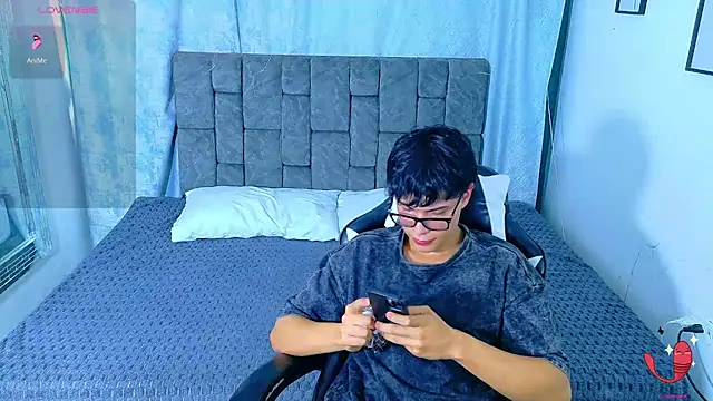 Dantekent online show from April 18, 7:58 pm