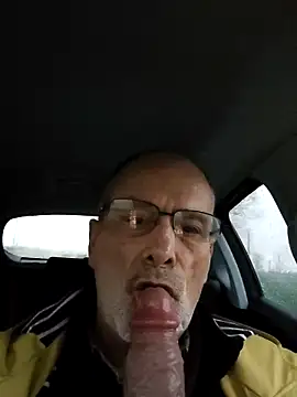 lui8181 online show from March 11, 5:42 pm