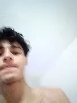 --hot-boy-- online show from March 3, 8:33 am