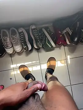 BumbleBee84 online show from March 21, 11:03 am