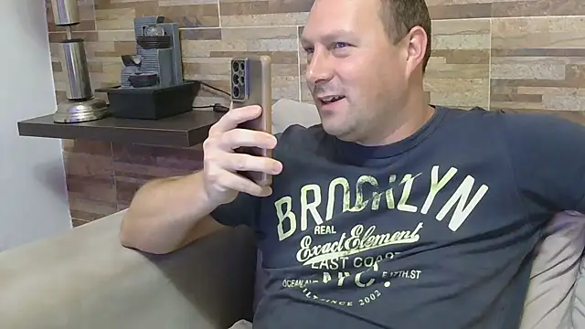 lustonfan online show from April 1, 12:51 pm