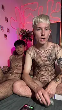 AlphaTwinks online show from April 11, 7:28 pm