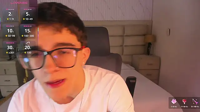 TylerCross  online show from April 18, 8:20 pm